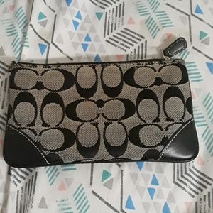 Small wristlet (no strap)